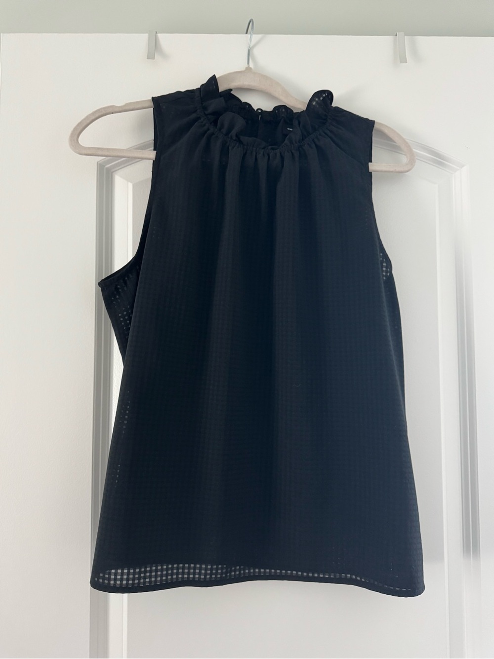 Who What Wear Black Sleeveless Ruffle-Neck Camisole